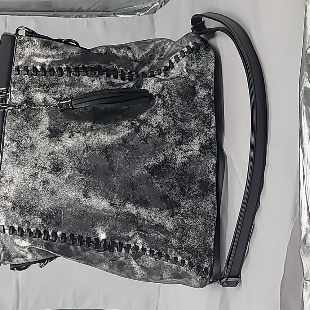 🔘Metallic Silver Black Tote🔘
